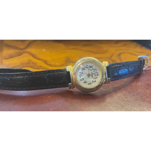 VTG women's 27mm Gold Tone Guess Watch,, MOP Face, Black Leather Band - Picture 2 of 3